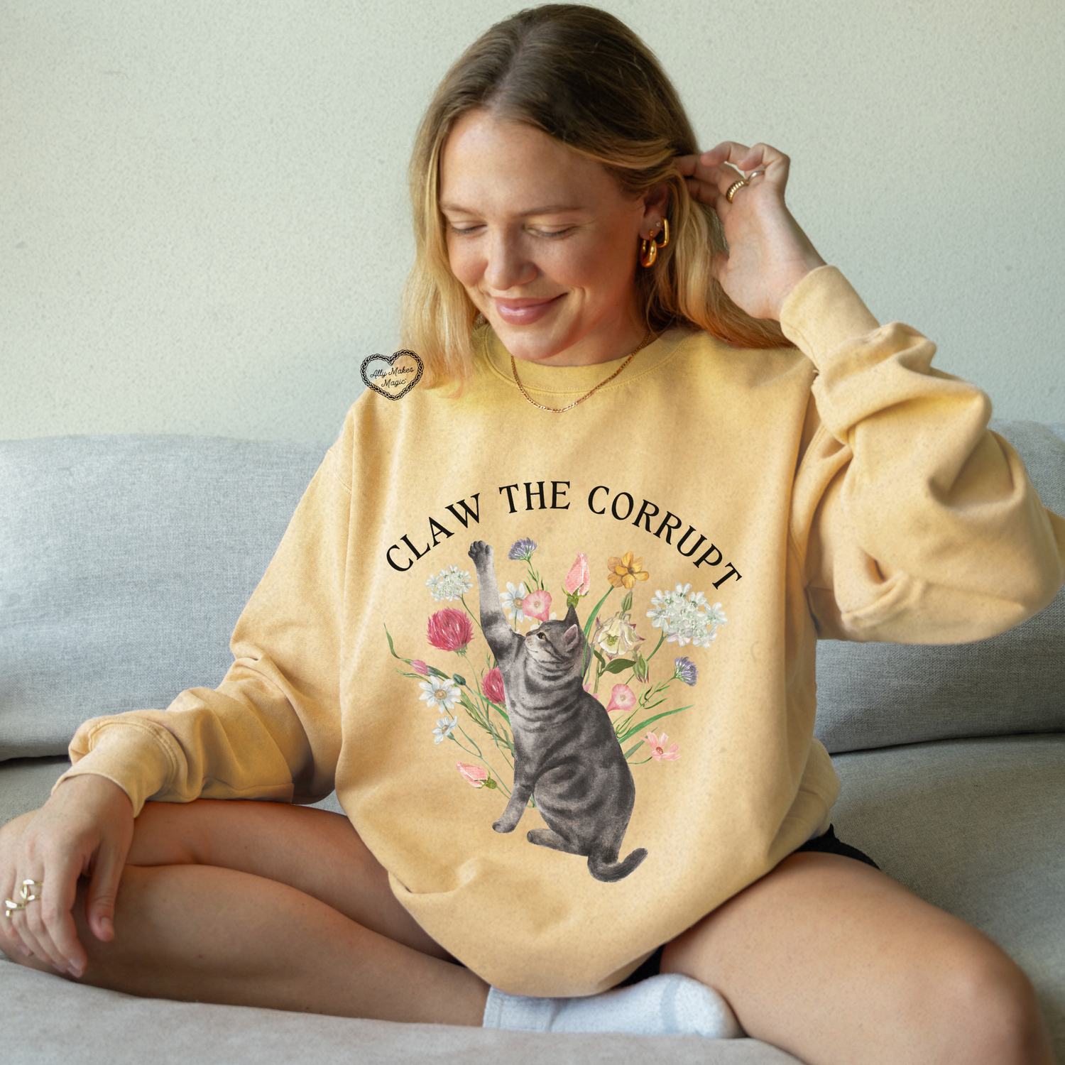 claw the corrupt pullover