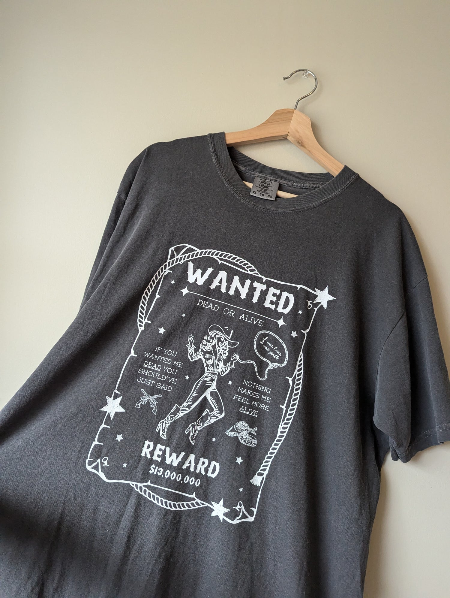 (XL) wanted dead or alive! tee *sample sale*