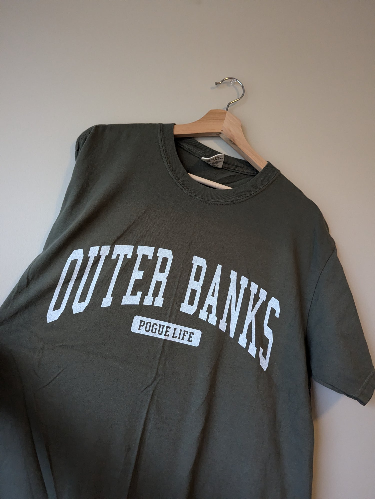 (L) outer banks tee *sample sale*