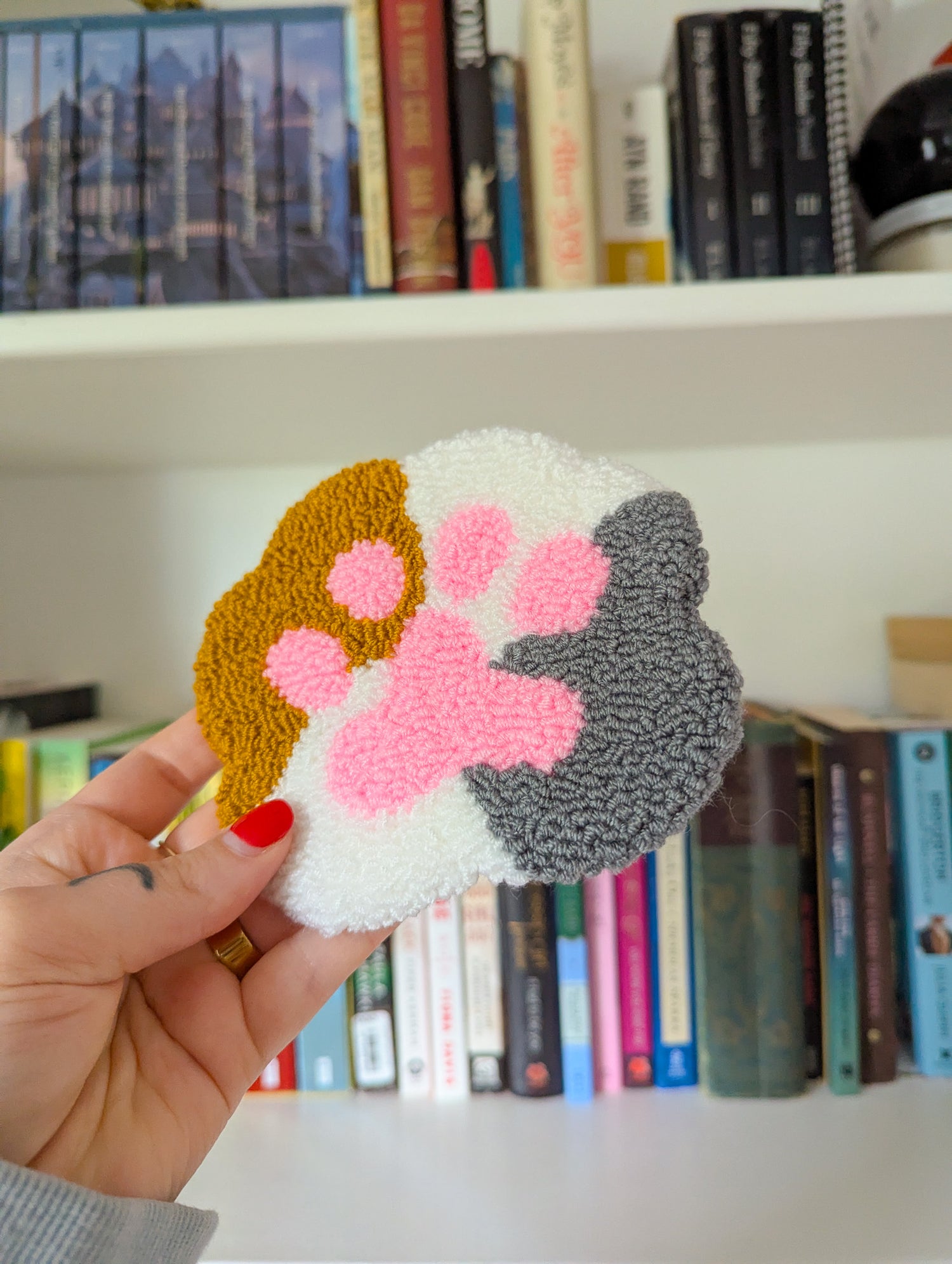 toe beans mug rug