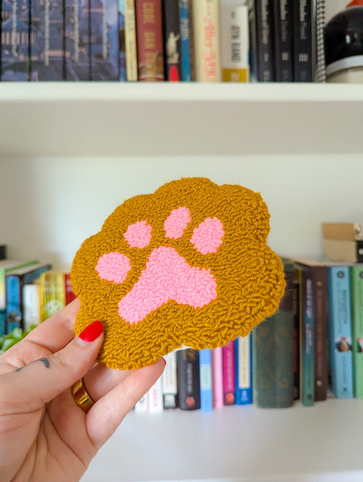 toe beans mug rug