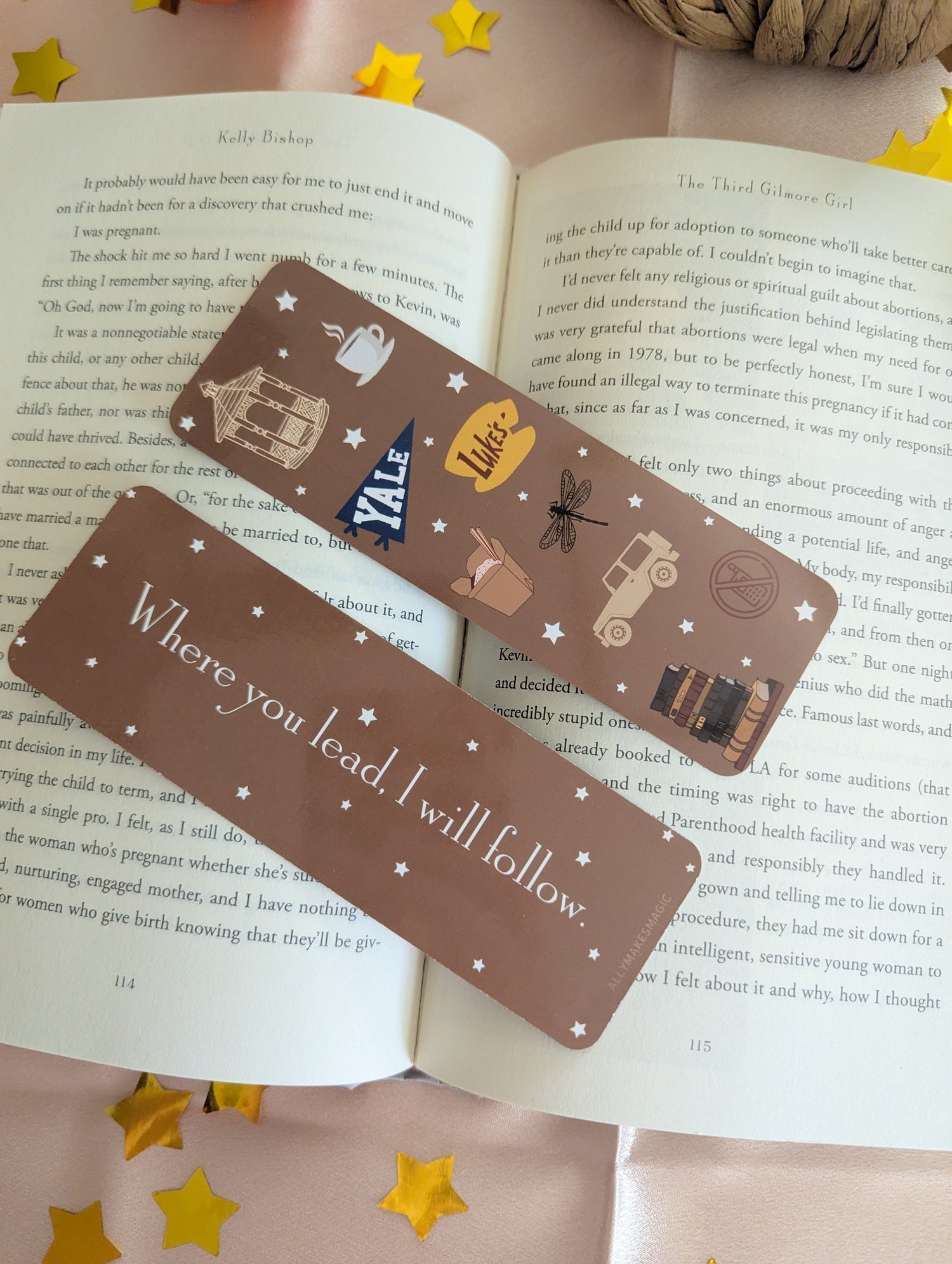 stars hollow bookmark