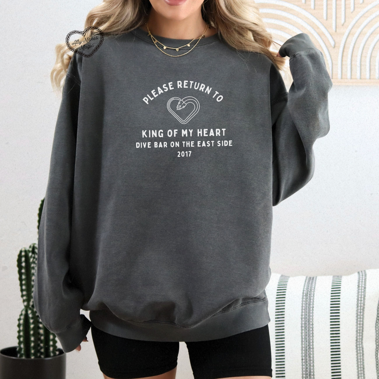 return to taylor: reputation crewneck